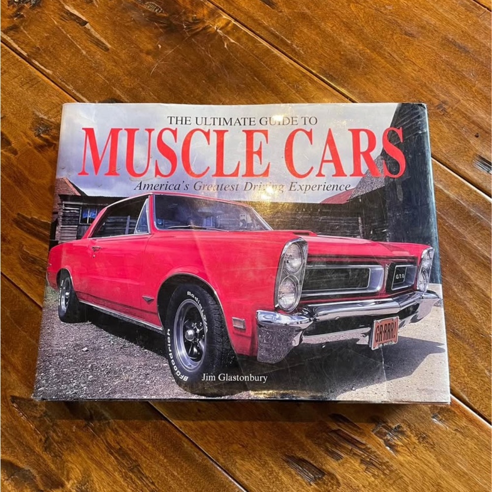 The Ultimate Guide to Muscle Cars Book